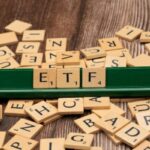 Lettere del gioco Scarabeo che formano la parola ETF
